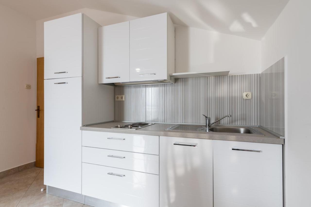 Apartments Vila Dk Malinska Bagian luar foto