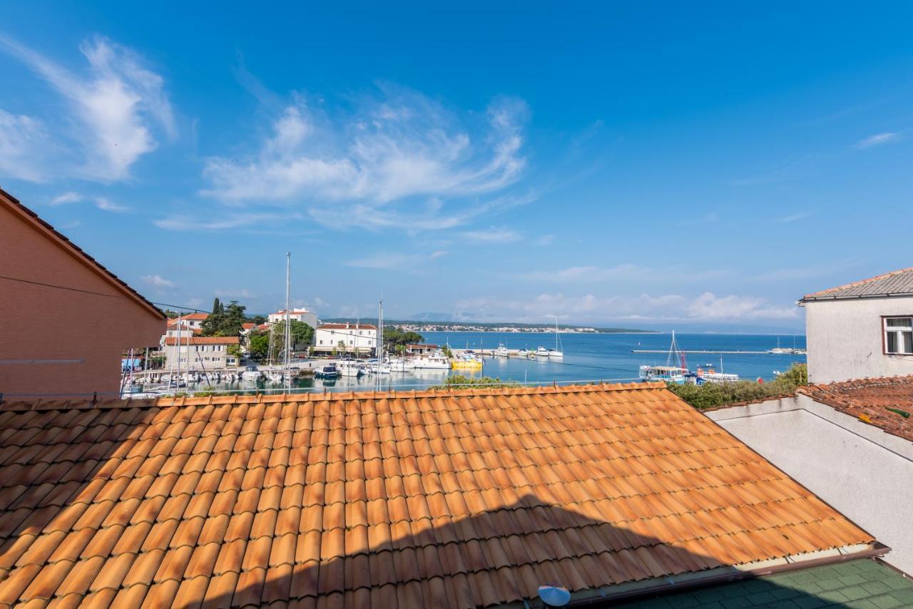 Apartments Vila Dk Malinska Bagian luar foto