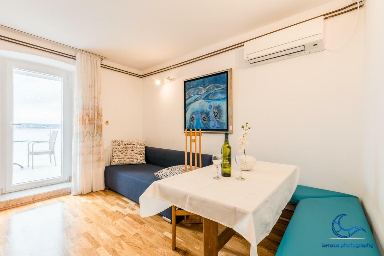 Apartments Vila Dk Malinska Bagian luar foto