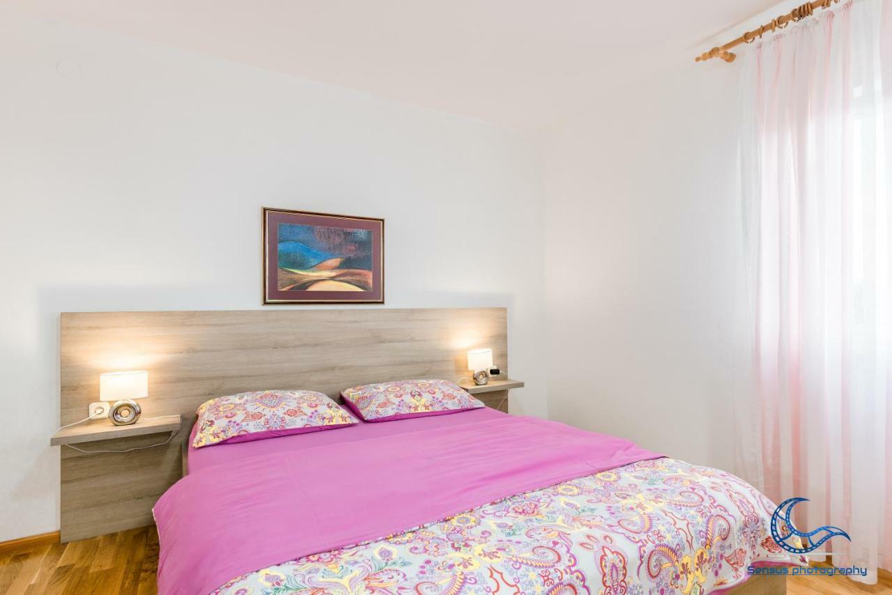Apartments Vila Dk Malinska Bagian luar foto