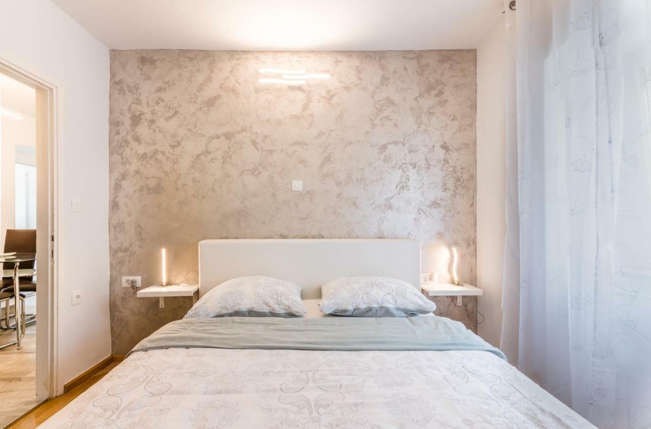 Apartments Vila Dk Malinska Bagian luar foto